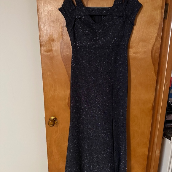 Black Glitter Evening Gown – Off-Shoulder Strap Design - Picture 1 of 3